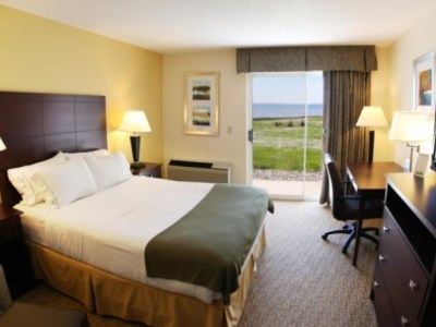 Express St Ignace-lake By Ihg Hotel