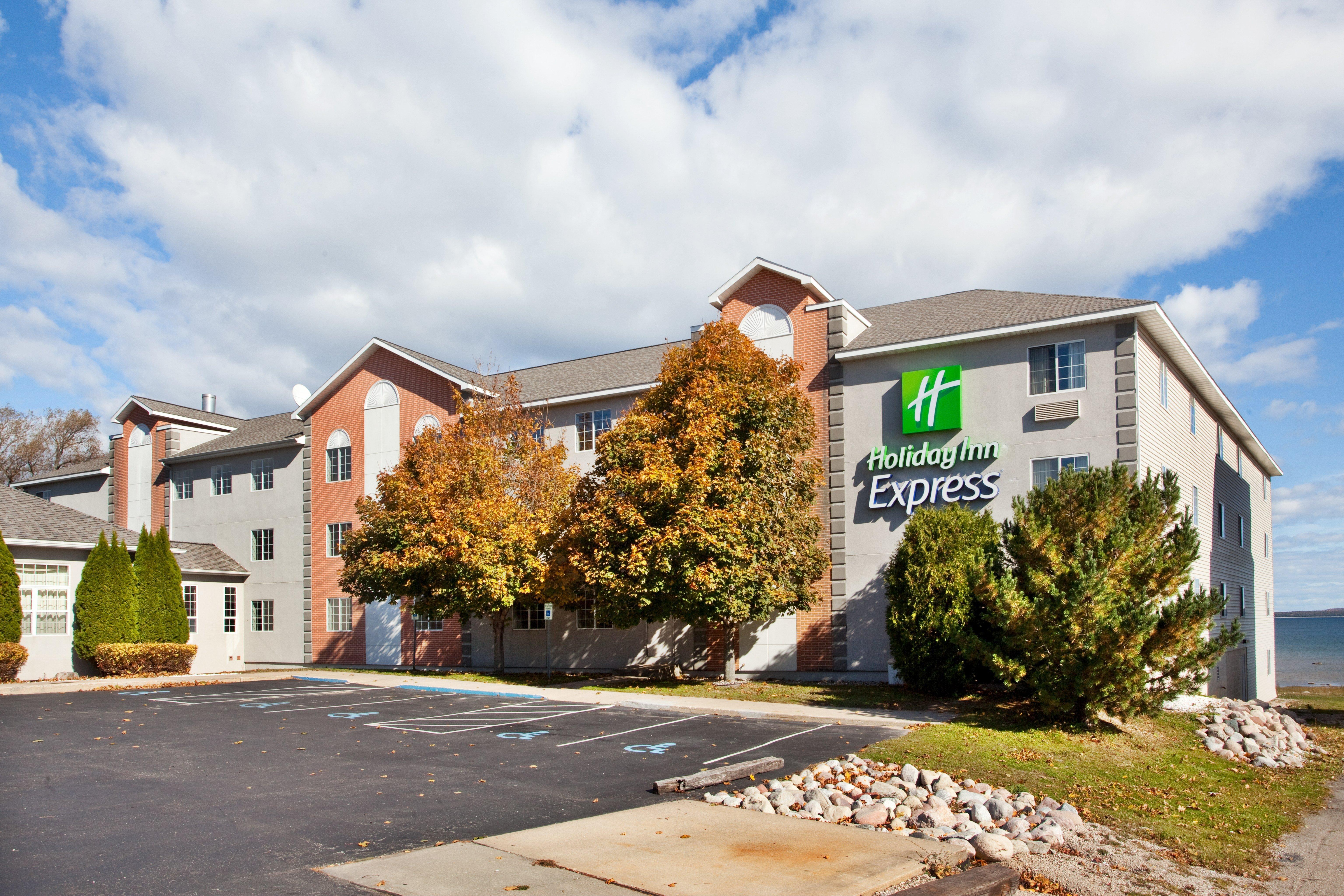 Express St Ignace-lake By Ihg 3*