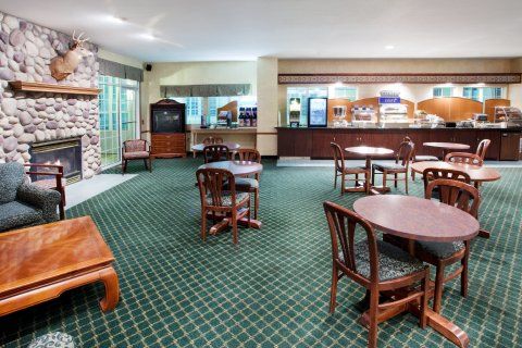 Express St Ignace-lake By Ihg Hotel
